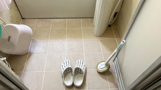 風呂掃除って毎日どこまでやるのが正解？楽してキレイを保つ秘訣！🧼🚿🏠