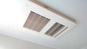 浴室換気扇の掃除をサボるとどうなる？3つのリスクと対策