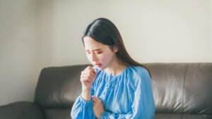 「夏型過敏性肺炎」はエアコンのカビが原因かも！夏の咳・だるさが続いたら👀