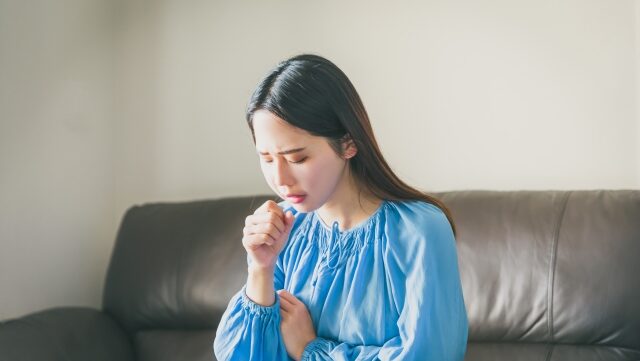 「夏型過敏性肺炎」はエアコンのカビが原因かも！夏の咳・だるさが続いたら👀