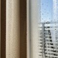 【湿度が高いと危険！】汚れたエアコンはカビの温床！？健康と家を守る除湿方法と原因を徹底解説