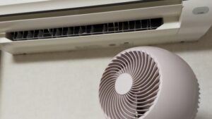 エアコン暖房の効率を劇的に上げる「風向き」と「空気循環」の黄金ルール 💡