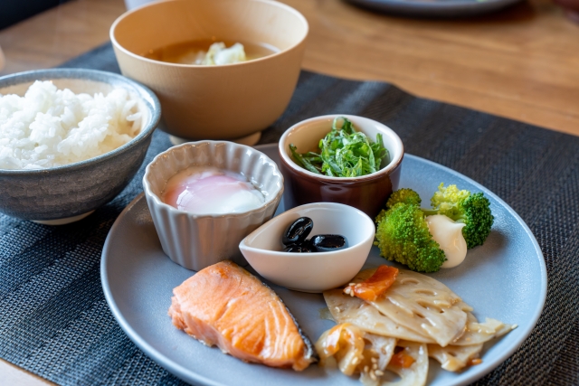 1. 食事:季節とバランスを意識する 🥕